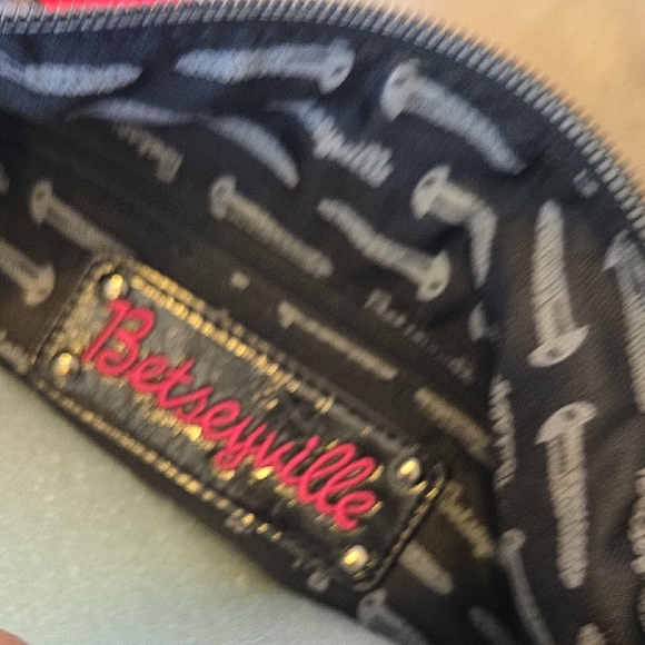 Betseyville Betsey Johnson Black and Pink Bow Women's Bag - Picture 8 of 12